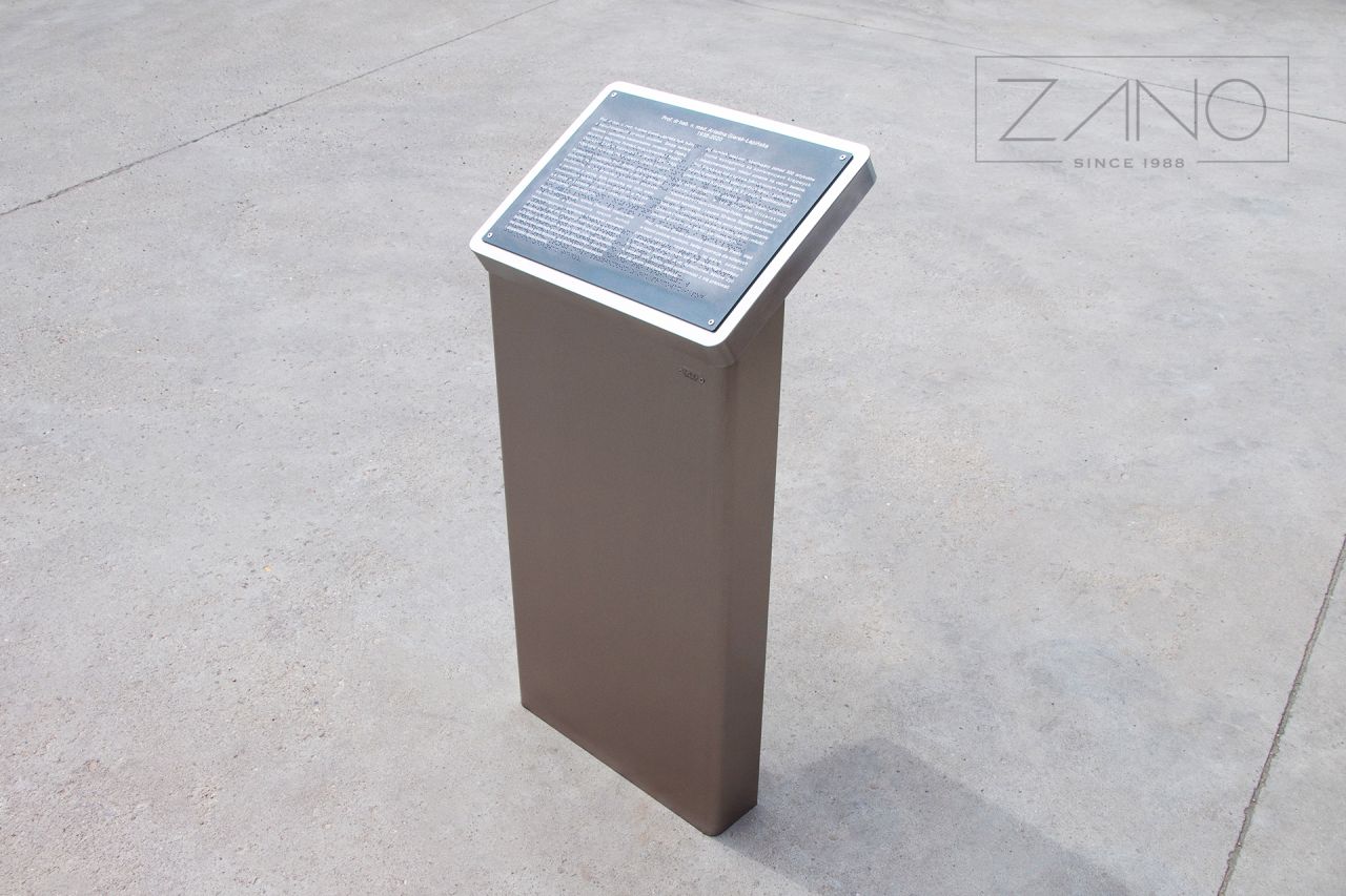 Tablica informacyjna z pismem Braille