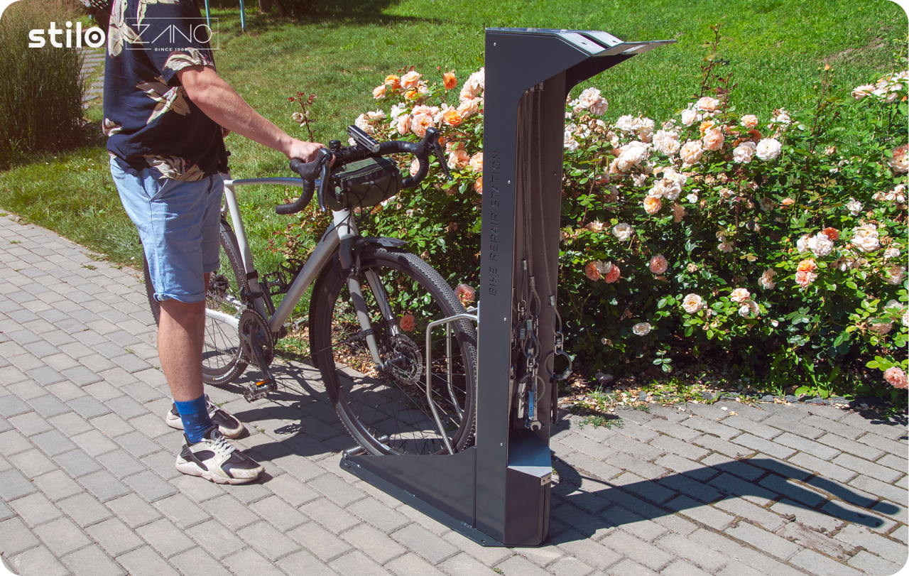 Nowocześnie zaprojektowana stacja naprawcza rowerów