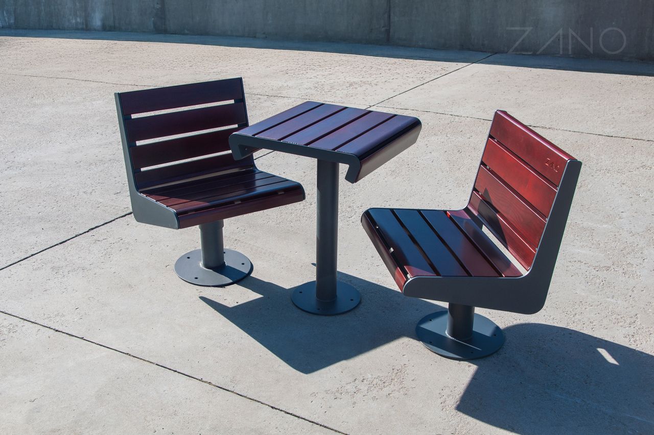 Table plus swivel armchair set
