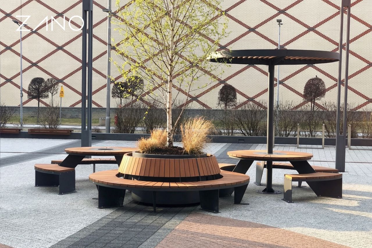 Stoły piknikowe z ławkami z donicą i zadaszeniem