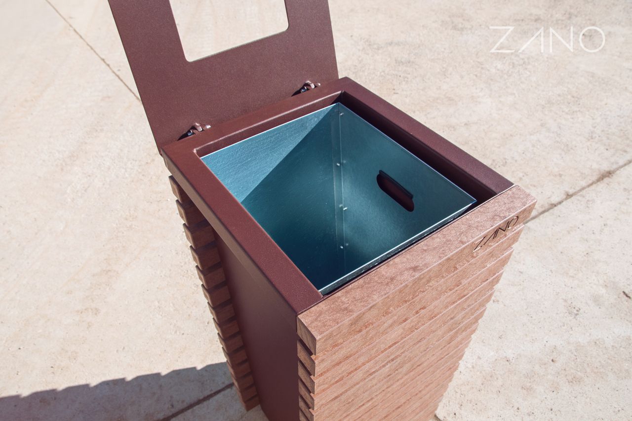 Kosz metalowy z wyjmowanym wkładem