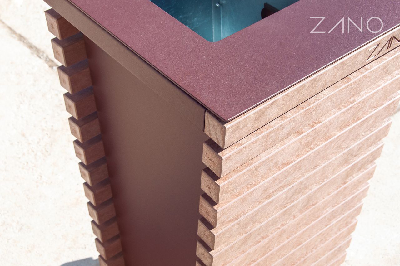 Kosz metalowy Tiger drylack Rusty Iron oraz Ekodeska z tworzywa sztucznego recyklingowanego