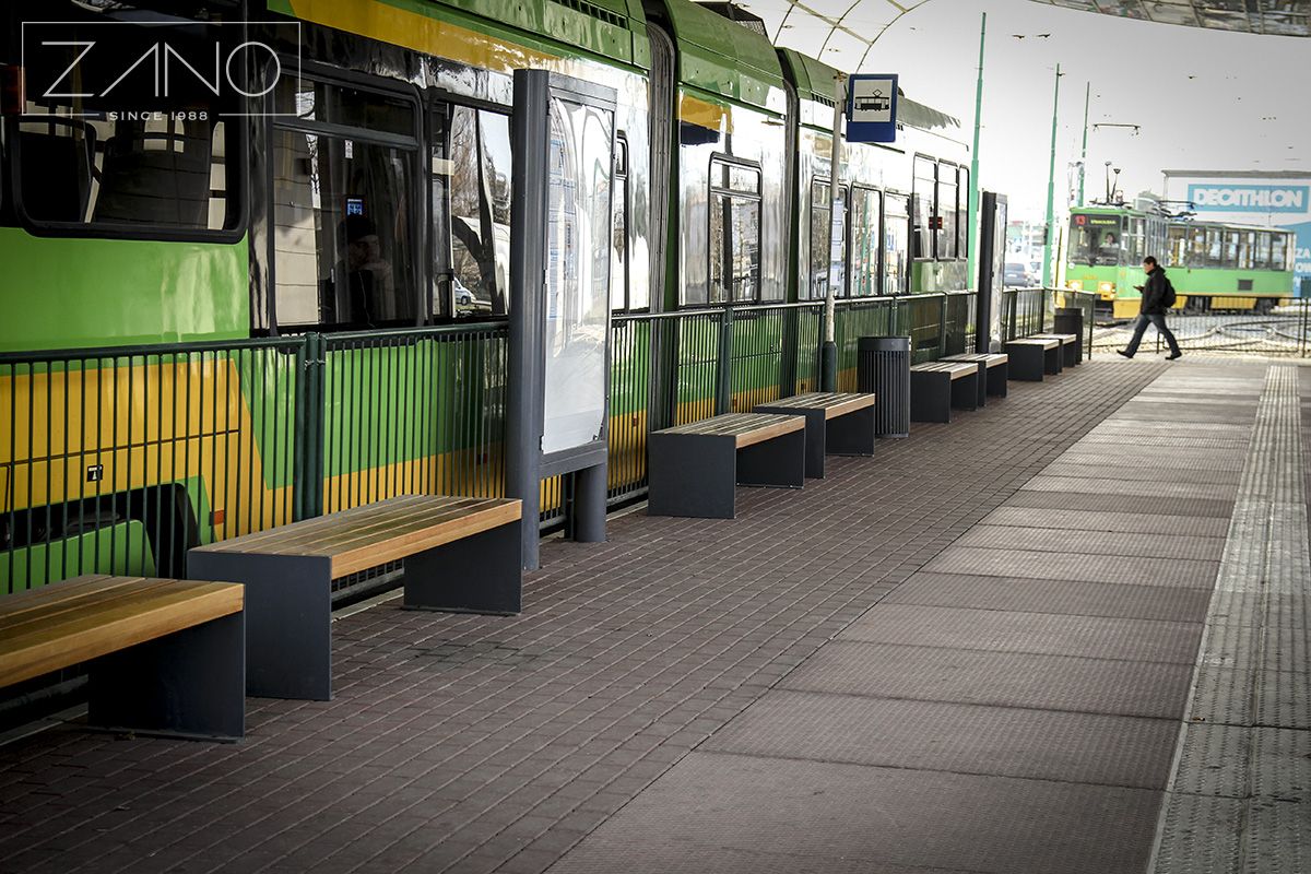 ławki simple na poznańskiej pętli metalowe ławki bez oparcia