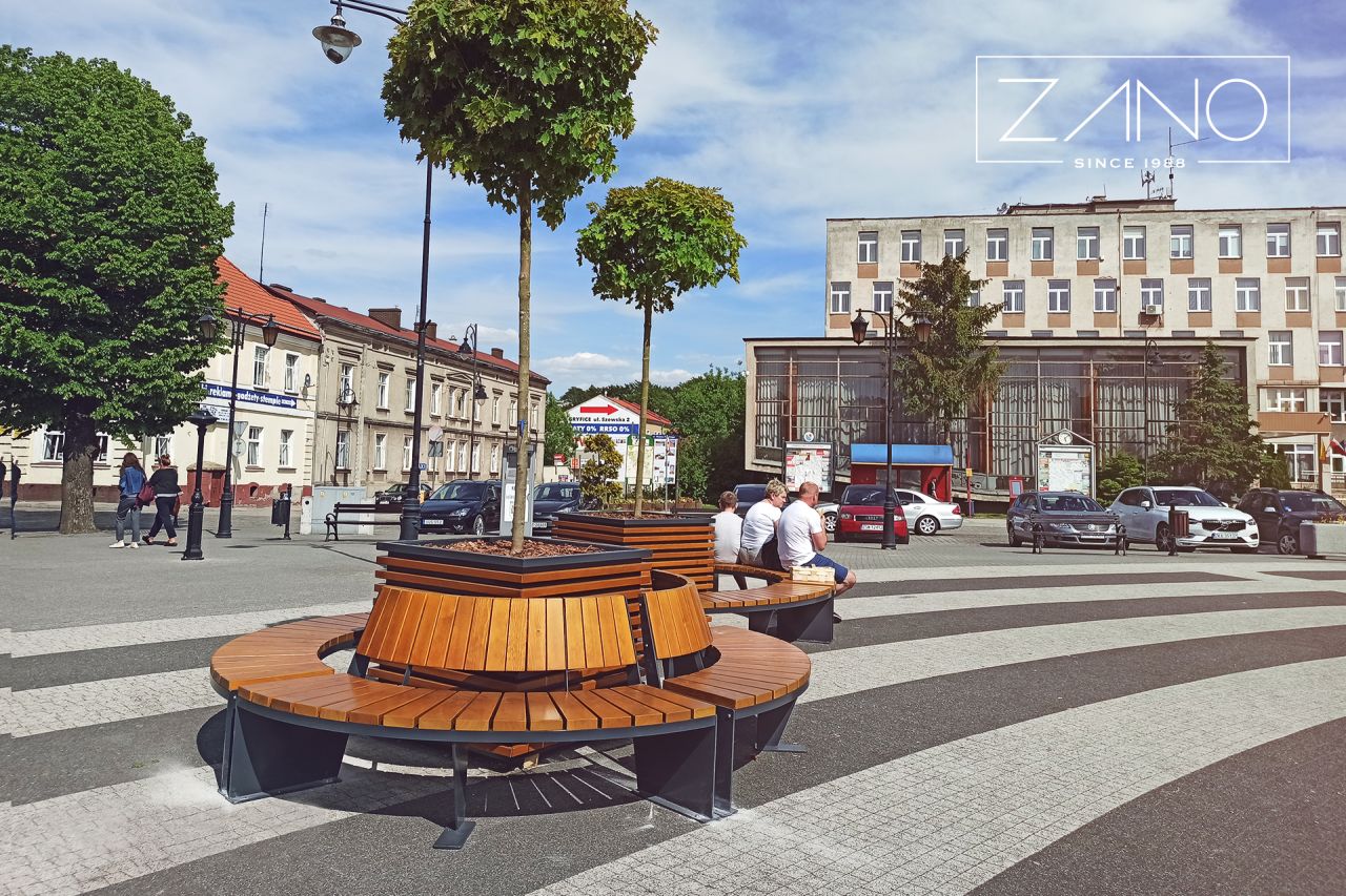 Rynek miasta zagospodarowany meblami miejskimi ZANO
