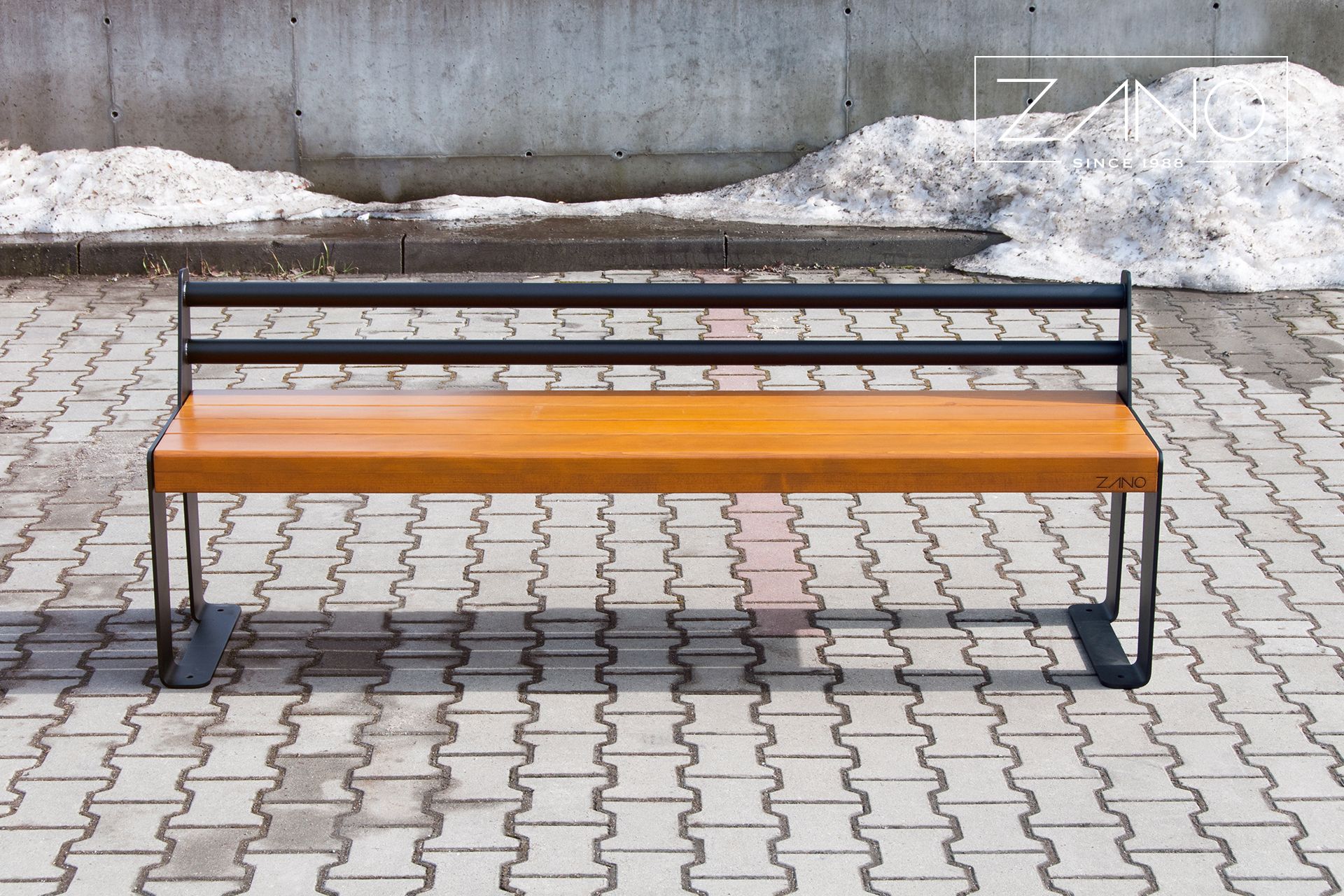 Stalowa ławka miejska Reliq od firmy ZANO Mała Architektura