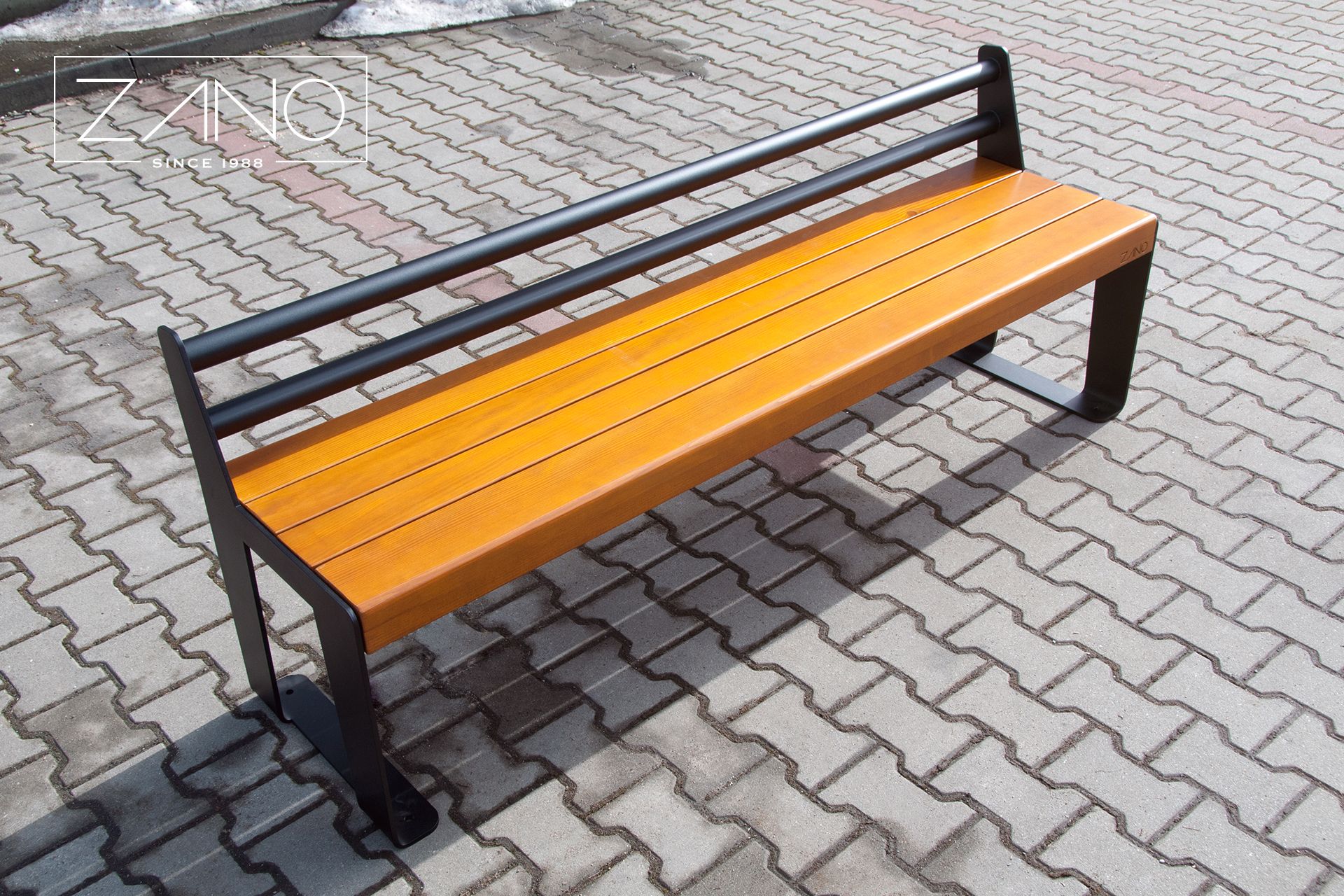 Reliq 02.013 - ławka miejska stalowa malowana z drewnem