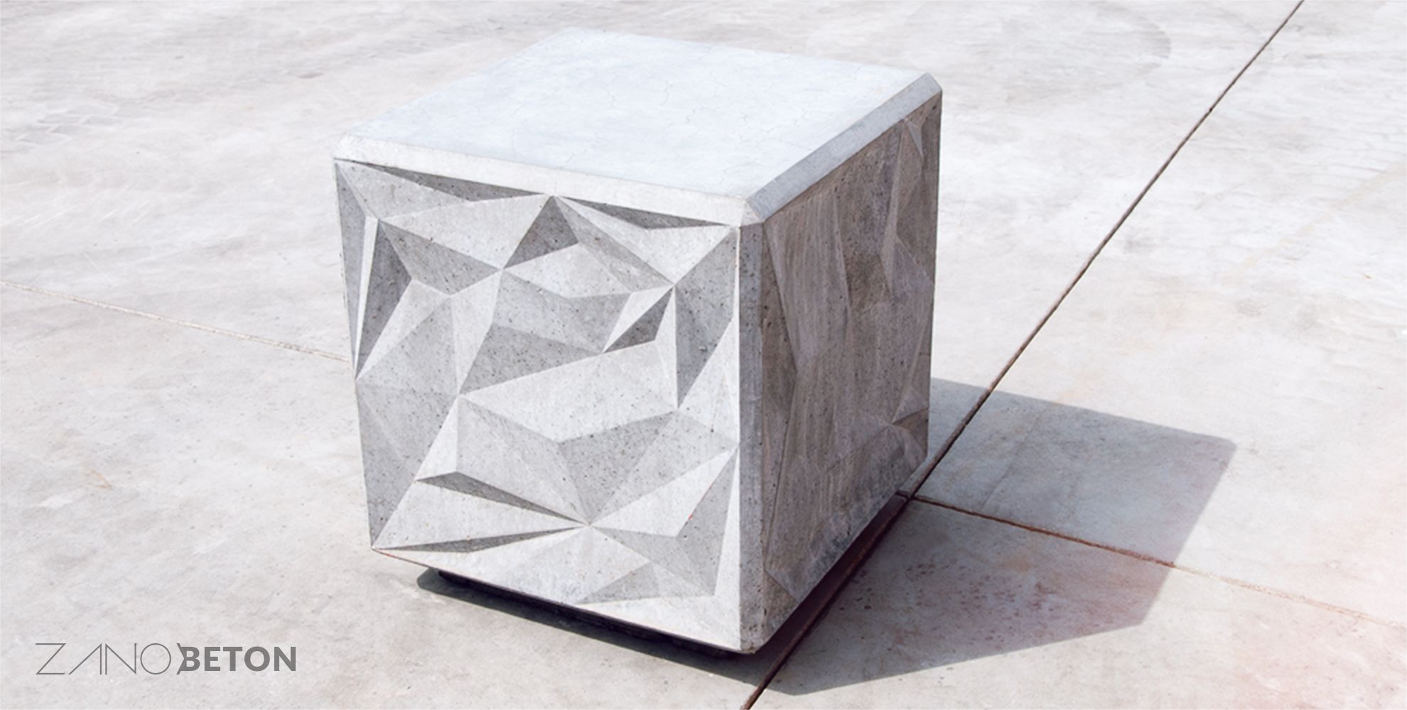 Klocek z betonu architektonicznego we wzorze Trigono