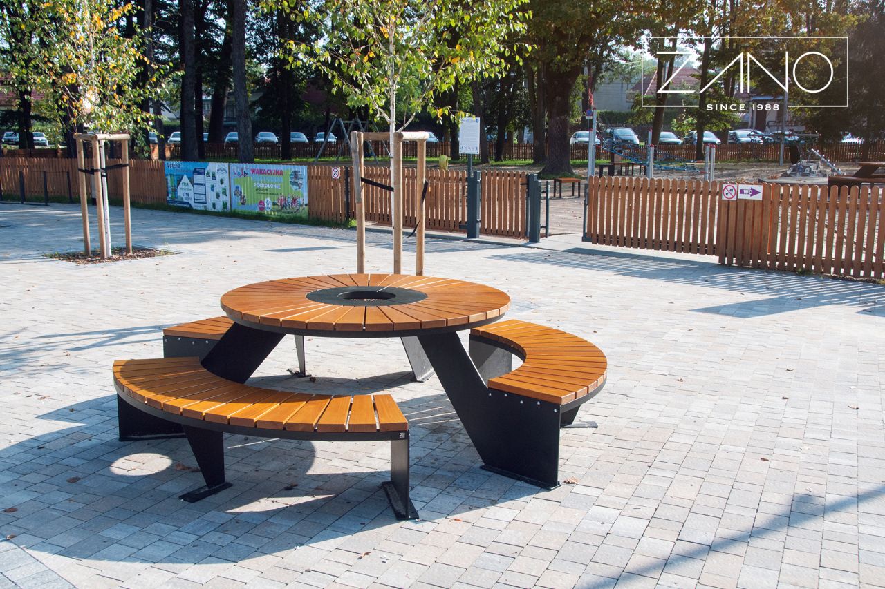 Restaurant and catering tables