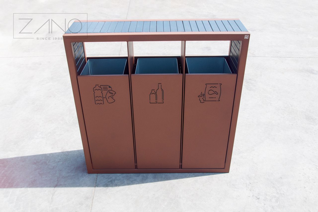 Kosz na śmieci recyklingowy z personalizowanymi znakami