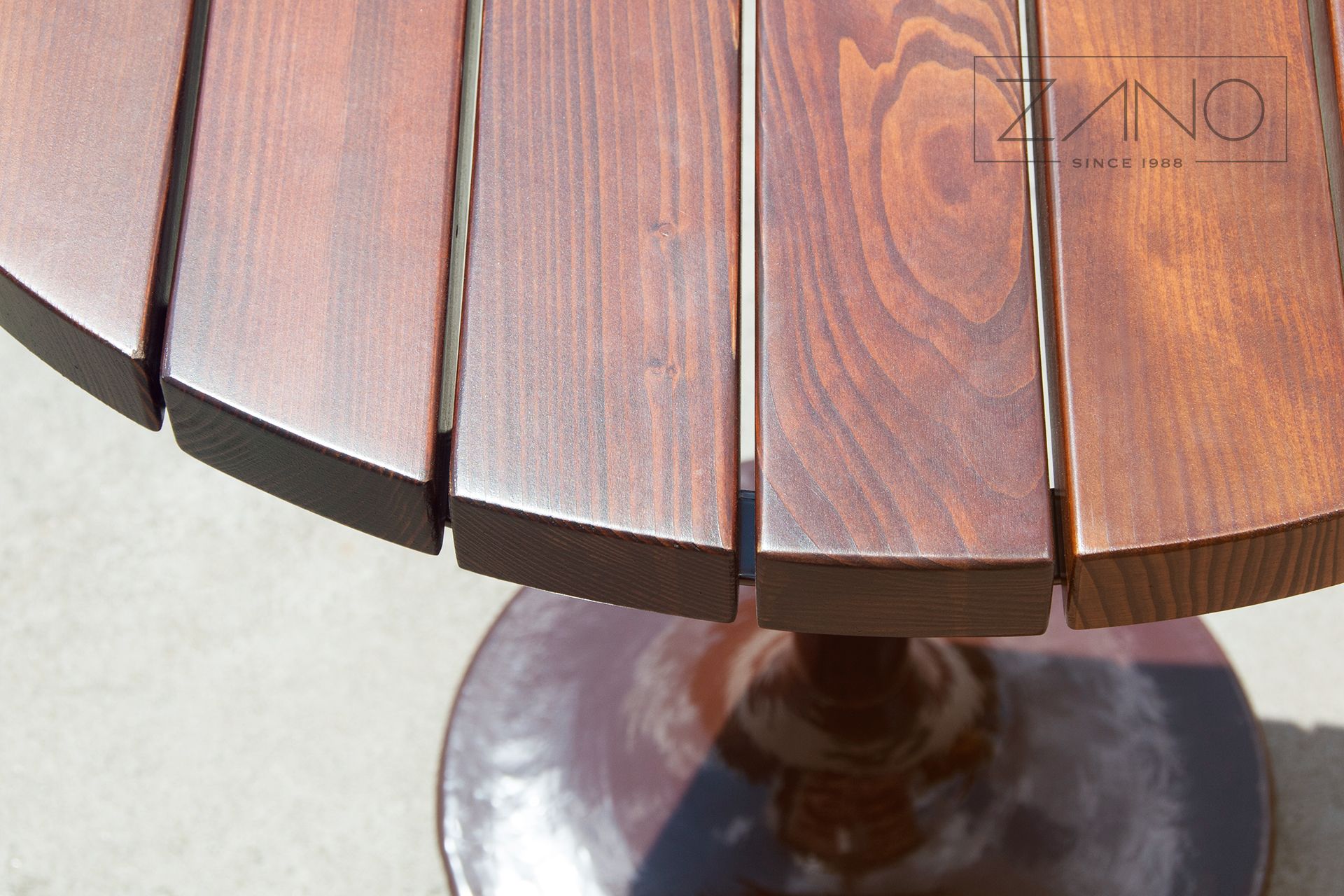 Drewniany blat stołu kawiarnianego w kolorze "dąb"