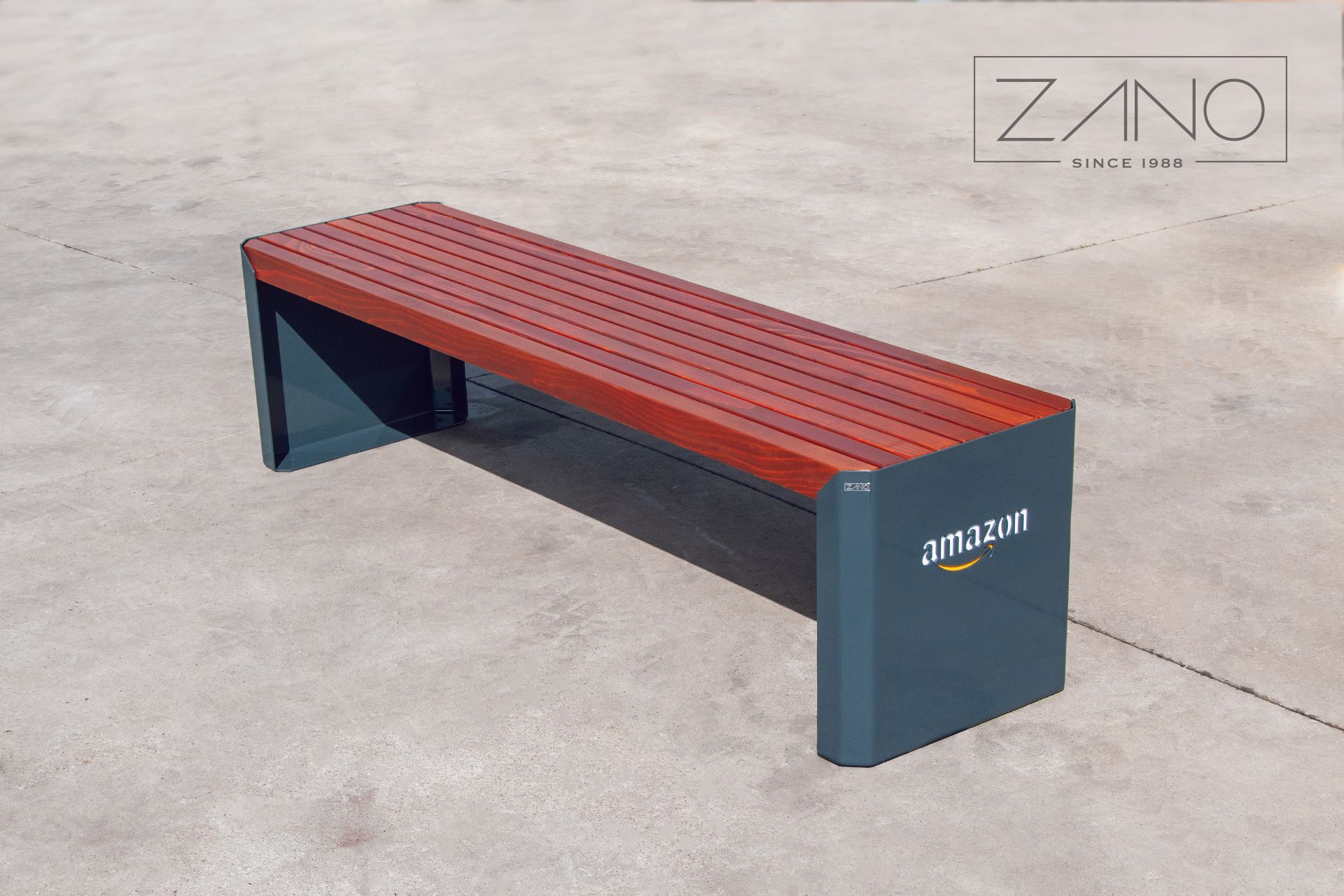 Ławka miejska stalowa dla Amazon