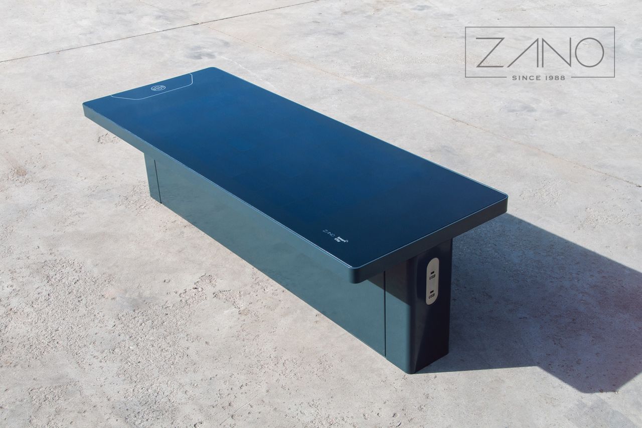 Miejska ławka solarna z USB i ładowarką indukcyjną