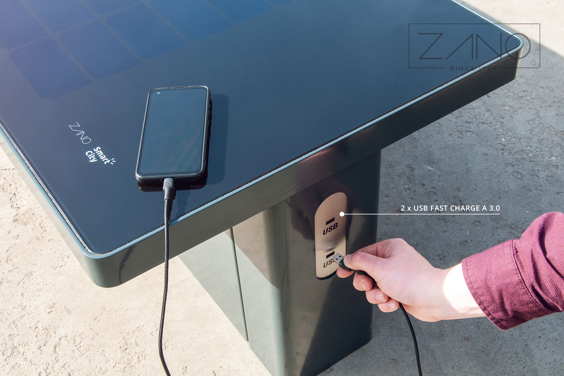 Ładowarka USB | Miejska ławka solarna Scandik